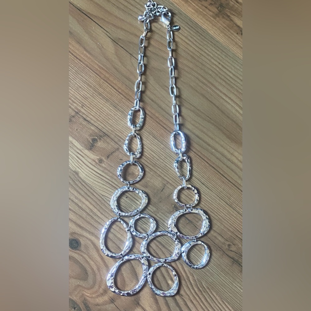 Womens 18” silver necklace